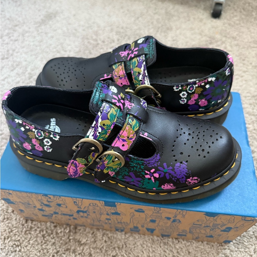 Dr. Martens 8065 Vintage Mary Jane Floral Leather Shoes